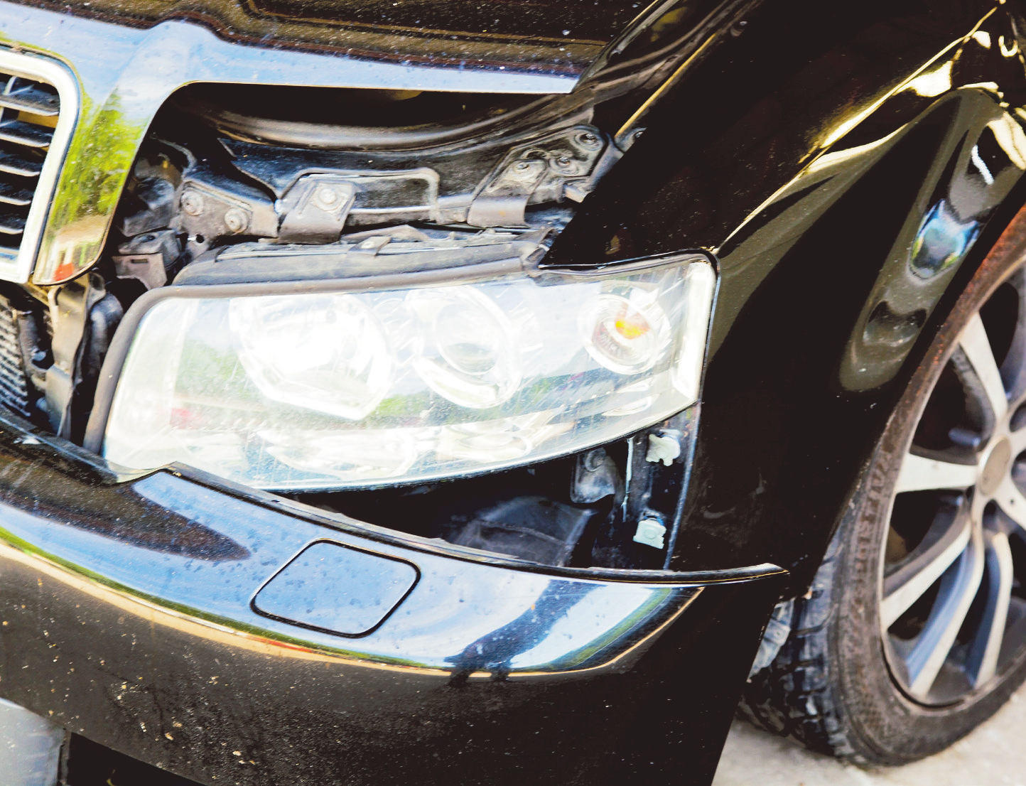 Vertrauensvoller Helfer nach dem Unfall